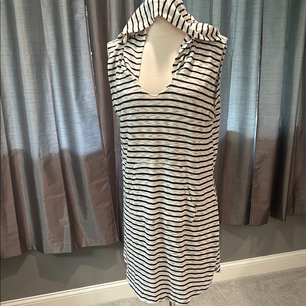 Kona Sol Black and White Striped hooded Coverup swim